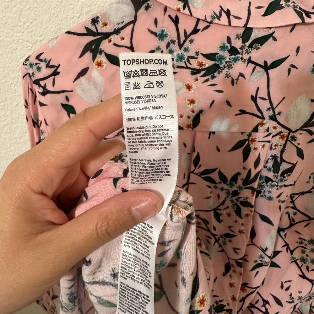 🌸EUC🌸 TOPSHOP Blossom Button Up Pink Blouse Size 4 - Picture 9 of 9